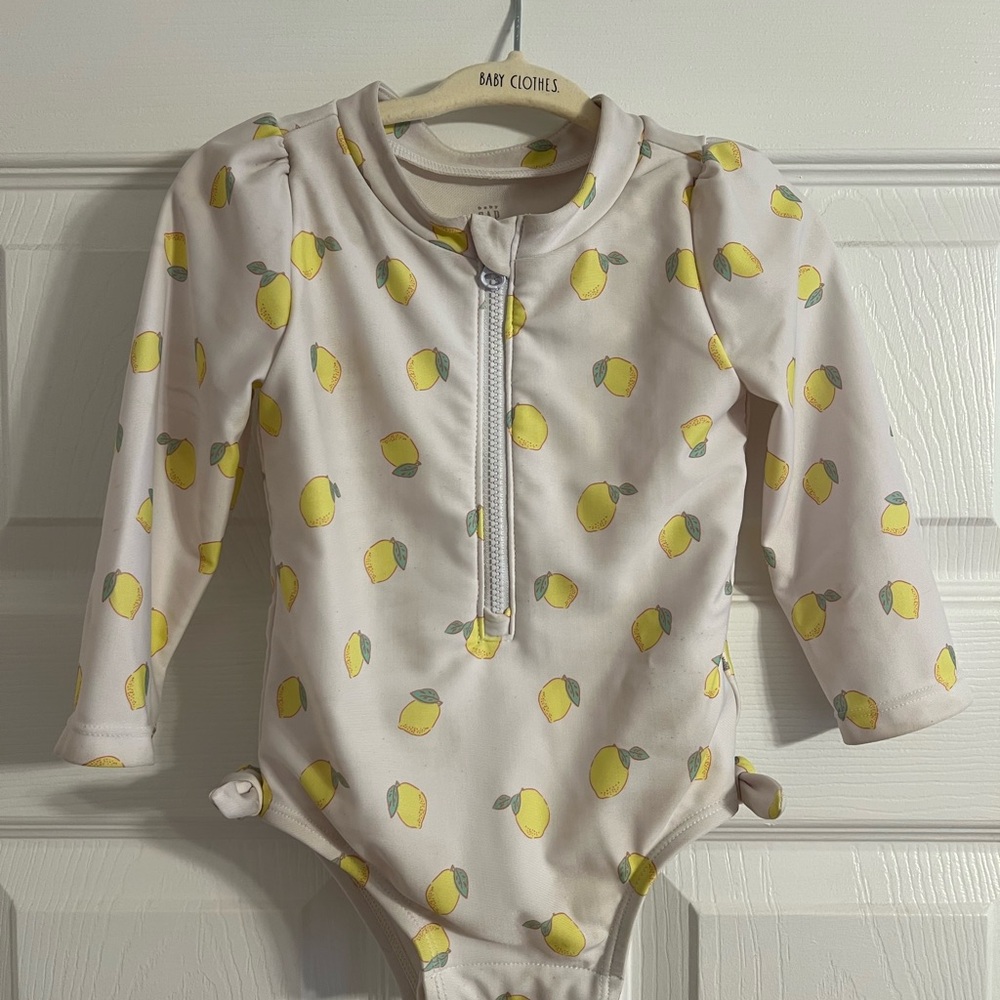 GAP Kids Bodysuit with Lemon Pattern